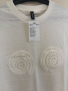 MOTIF H&amp;M DETAILED T-SHIRT