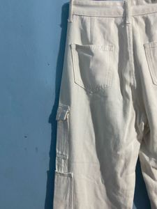 Urbanic White Cargo 💗🎀