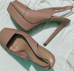 Charles &amp;Keith          Platform Slingback Heel