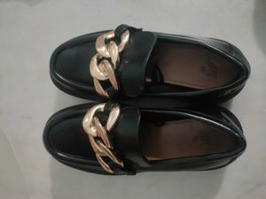 H&amp;M Black Chain Loafers