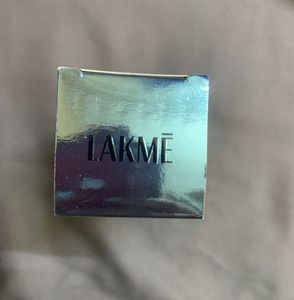 Lakme Hyaluronic Serum