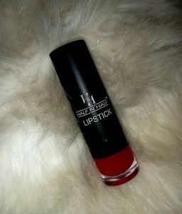 Half n हाफ red lipstick🍒