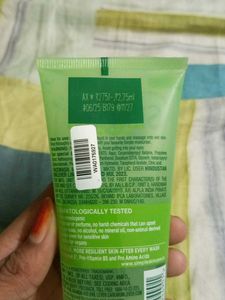 Simple Refreshing Facial Wash