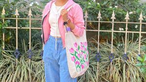 Pink Jacket White Top With Bag🕺🏻🕺🏻🎉