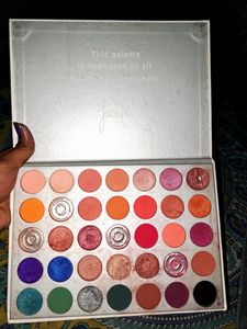 The Jaclyn Hill Eye Shadow Palette