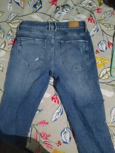 Distressed Skinny Jeans