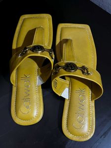 Catwalk Yellow Flats