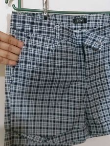 Black And Grey Check Print Shorts. Low Waist.