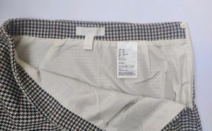 Short skirt
