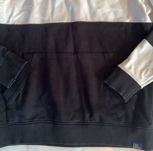 Stylish Black &amp; White Pullover