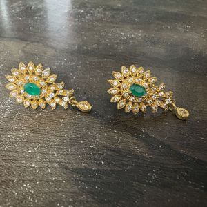 One Pendant Set Along With 4 Pairs Earrings