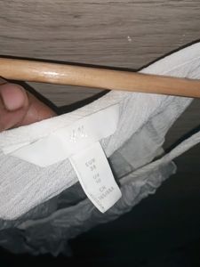 H&amp;M Crop Top With Front Knot