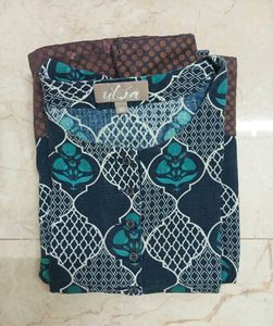 SLEEVELESS KURTA