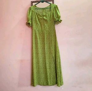 Urbanic Green Floral Puff Sleeve Midi Dress