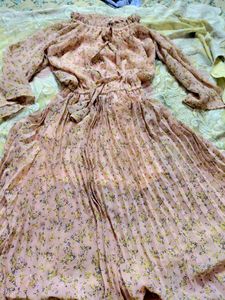 Floral Print Pleated Dress