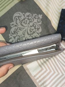 This is The Beautiful Leather purse For Women