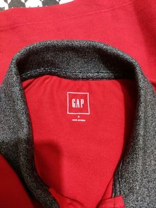 GAP T SHIRT SMALL