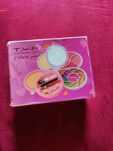 TYA Fashion Make-Up Kit