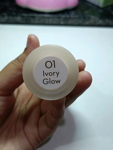 Mamaearth Hydra Glow Foundation