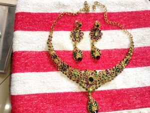Elegant Gold Tone Jewel Necklace & Earring Set