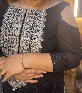 Elegant Black Embroidered Kurta