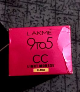 Lakme 9to5 Cc Mousse With Vitamin E 25g- Beige 01