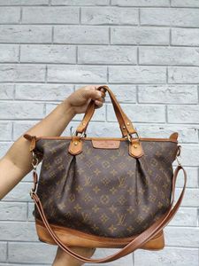 Louis Vuitton Big Size Shoulder Bag