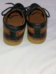 Tiger Hill Black Casual Shoes