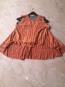 Beautiful Sleeveless Top, Size XL.