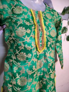 SHORT BANARASI KURTI FOR HALDI/MEHANDI 💛💚