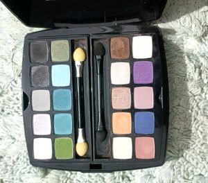 Oriflame Dare To Dream Palette