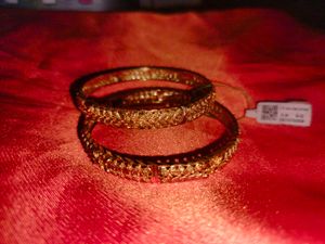 GOLD COVER BANGLE