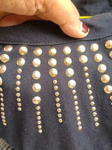 2 Stylish Women&#39;s Tops