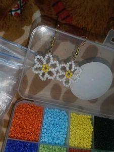 Daisy Beaded Earrings