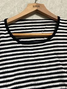 Black And White Lining T Shirt For Women’s