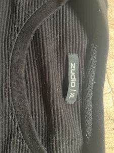 Zudio Black Ribbed Top