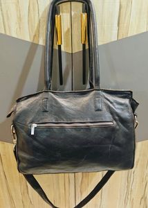 Cowboysbag – Classic Black at an Unbeatable Price!