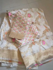 Off White 🤍 Saree