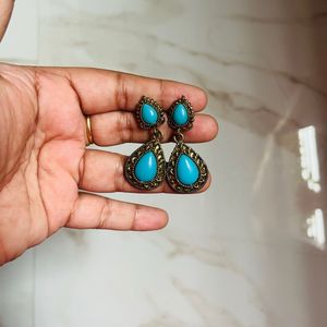 2 Vintage Drop Earrings Set