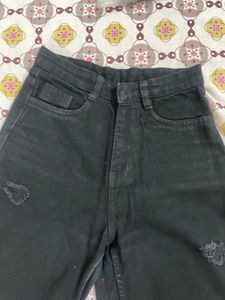Trendy Black Jeans – Great Condition