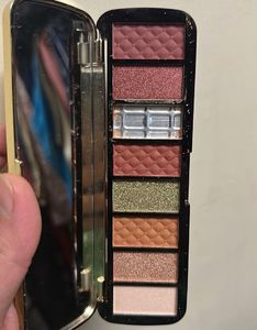 Makeup Revolution Soft Radiance Eyeshadow Pallete