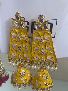 Kundan  And Meenakari Jumkas
