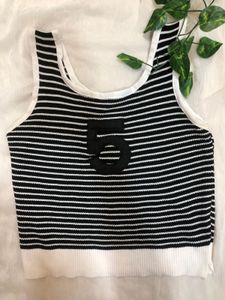 line crop top