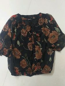Harpa Floral Top