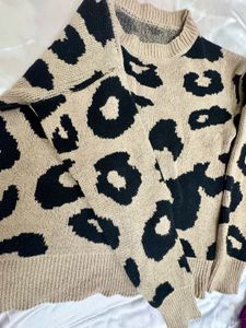 FINAL SALE 🎉 Urbanic Sweater