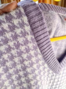 Lavender Women&#39;s vest Sweater