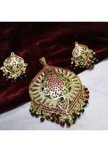 Jadua-  Elegant Pendant and Earring Set