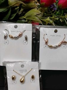 Jewelry Set: Necklace & Earrings