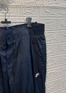 🇺🇸 Nike Imported Cargo Pants