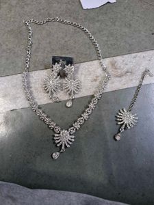 Sparkling Jewelry Set